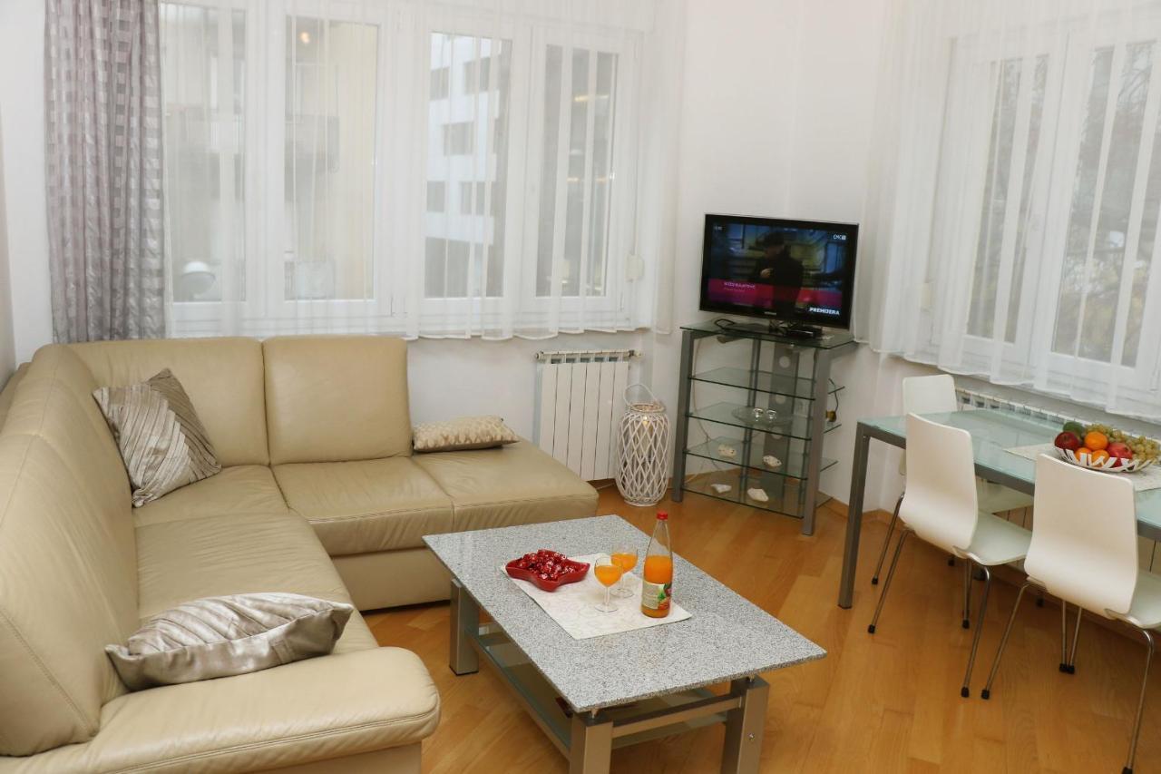 Apartment Elena 1, Zagreb City With Garage Exterior photo
