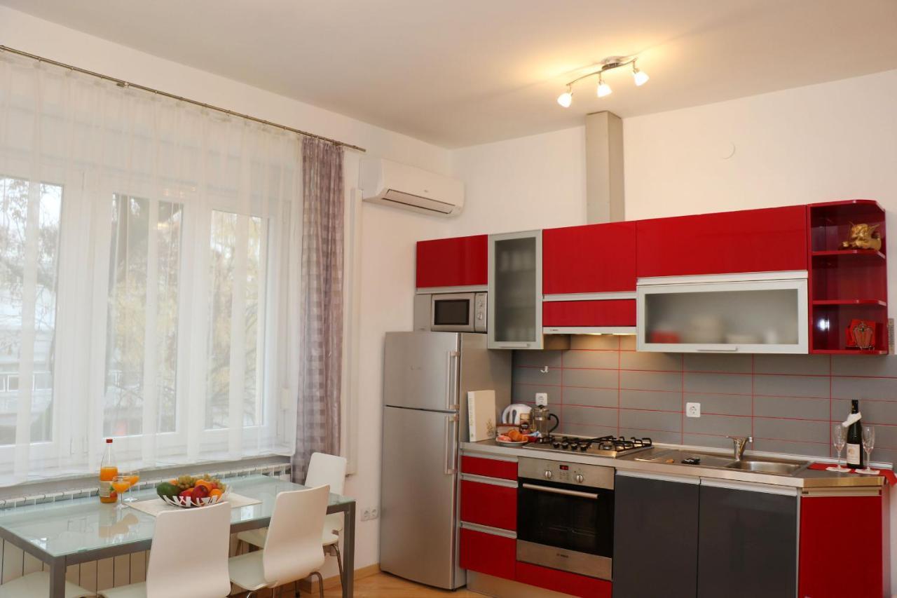 Apartment Elena 1, Zagreb City With Garage Exterior photo